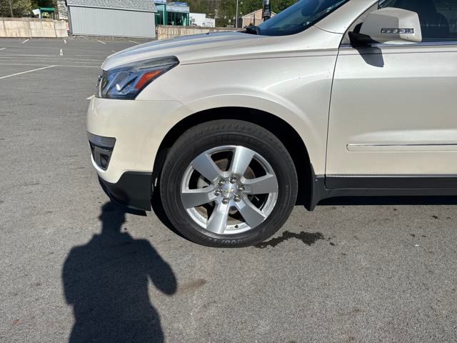 used 2014 Chevrolet Traverse car, priced at $11,198