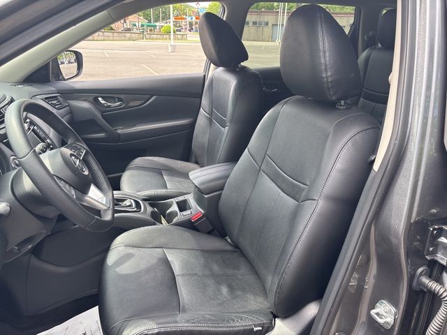 used 2019 Nissan Rogue car, priced at $18,999
