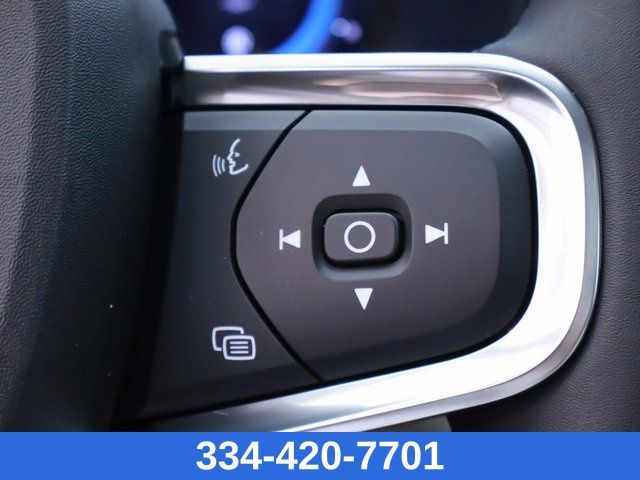 new 2025 Volvo XC40 car, priced at $43,997