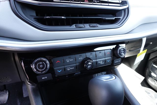 new 2025 Jeep Compass car, priced at $37,190
