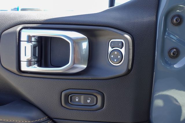 new 2025 Jeep Gladiator car, priced at $46,270