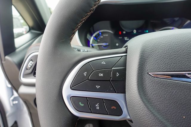 new 2025 Chrysler Pacifica Hybrid car, priced at $51,280