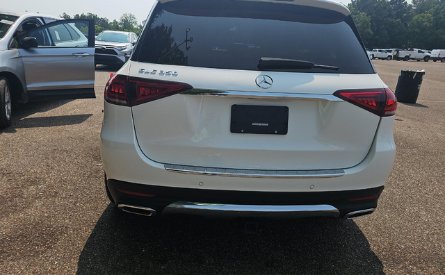 used 2022 Mercedes-Benz GLE car, priced at $41,997