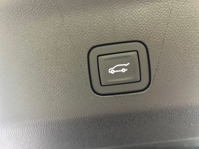 new 2025 GMC Yukon XL car, priced at $99,000