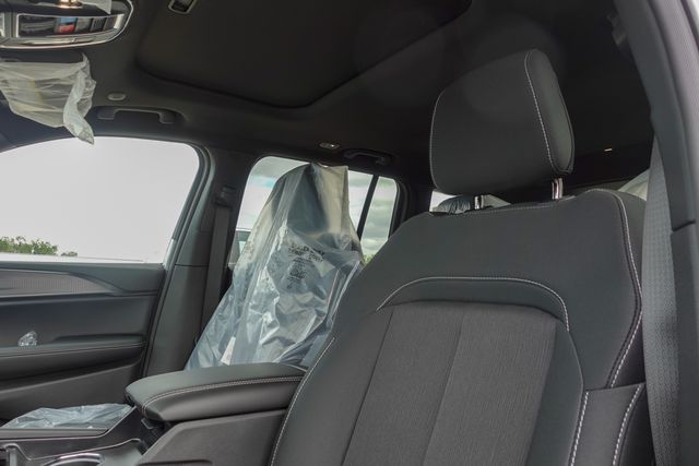 new 2025 Jeep Grand Cherokee car, priced at $29,530