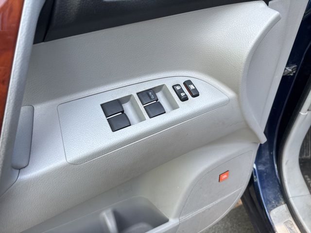 used 2013 Toyota Highlander car, priced at $14,489