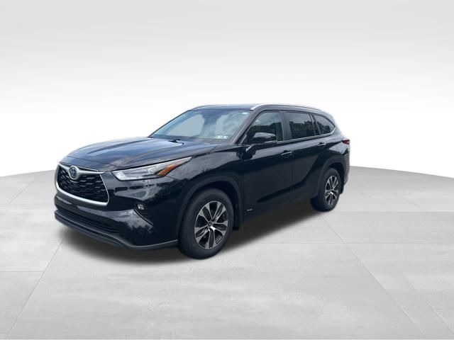 used 2023 Toyota Highlander Hybrid car, priced at $38,199