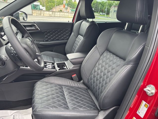 used 2023 Mitsubishi Outlander car, priced at $29,189