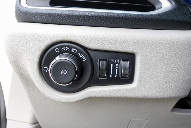 used 2024 Chrysler Pacifica Hybrid car, priced at $28,798