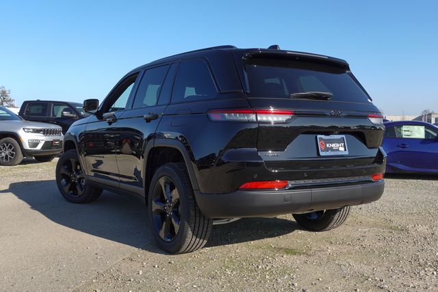 new 2025 Jeep Grand Cherokee car, priced at $44,170