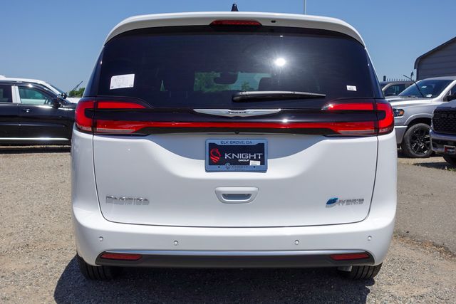 new 2025 Chrysler Pacifica Hybrid car, priced at $47,541