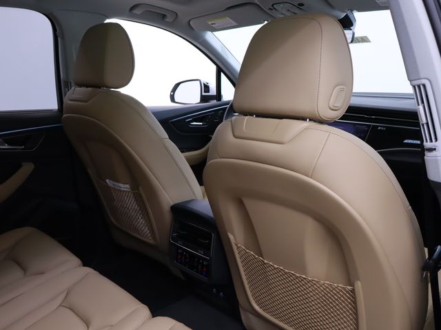 new 2025 Audi Q7 car, priced at $72,250