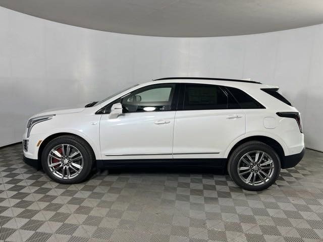 new 2024 Cadillac XT5 car, priced at $58,000