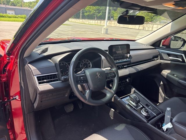 used 2024 Mitsubishi Outlander car, priced at $23,899