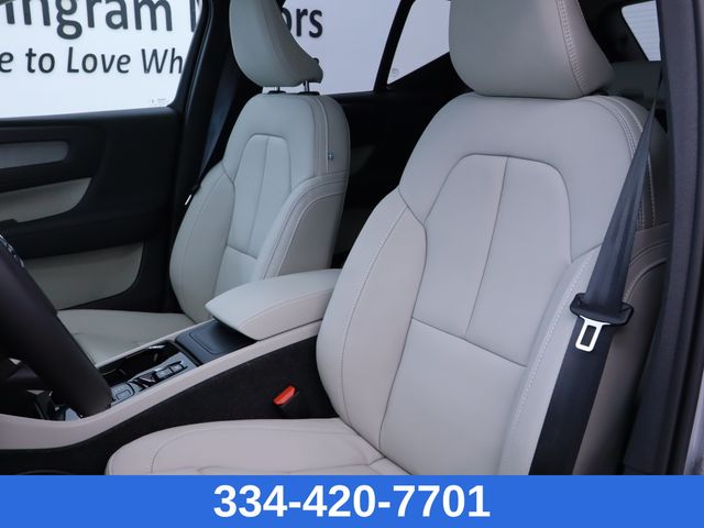 new 2025 Volvo XC40 car, priced at $46,335