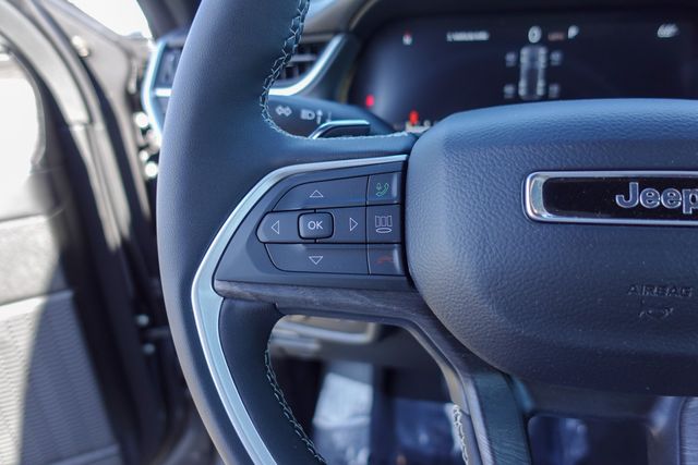 new 2025 Jeep Grand Cherokee car, priced at $42,795