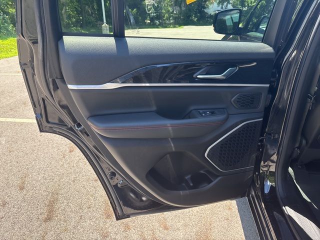 used 2022 Jeep Grand Cherokee car, priced at $37,699