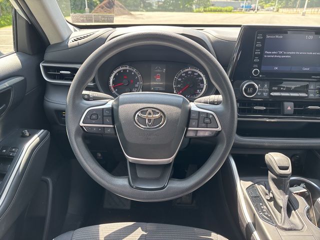 used 2022 Toyota Highlander car, priced at $31,199