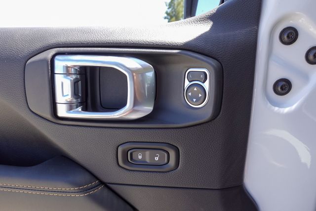 new 2025 Jeep Gladiator car, priced at $43,675