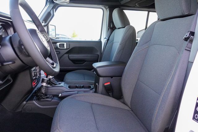 new 2025 Jeep Wrangler car, priced at $54,574