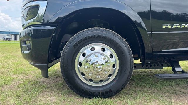 new 2025 Ram 3500 car, priced at $84,487