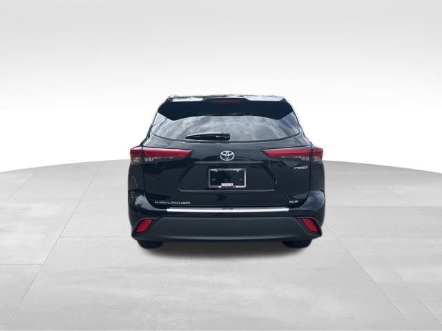 used 2023 Toyota Highlander Hybrid car, priced at $37,999
