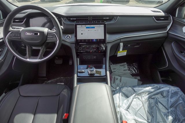 new 2025 Jeep Grand Cherokee car, priced at $55,335