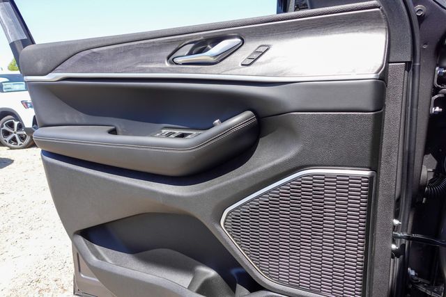 new 2025 Jeep Grand Cherokee car, priced at $53,316