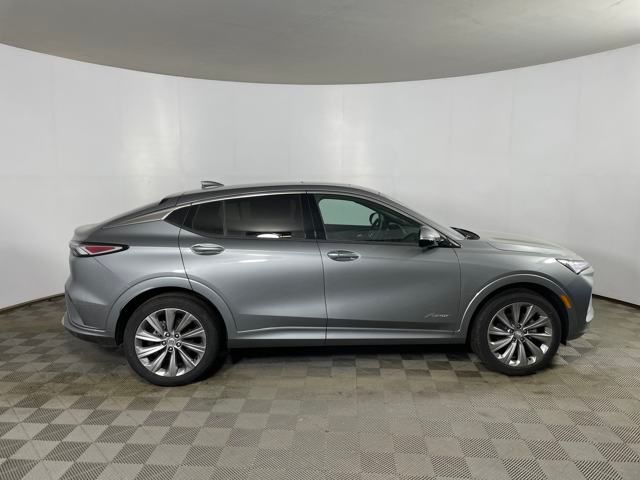 new 2025 Buick Envista car, priced at $31,000