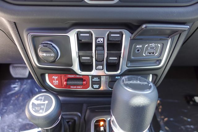 new 2025 Jeep Gladiator car, priced at $47,985