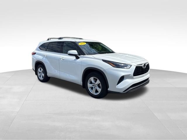 used 2022 Toyota Highlander car, priced at $31,199