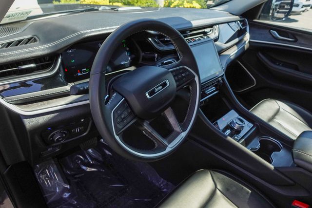 used 2024 Jeep Grand Cherokee car, priced at $29,489
