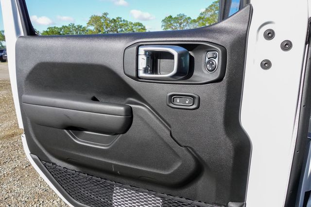 new 2025 Jeep Wrangler car, priced at $57,115