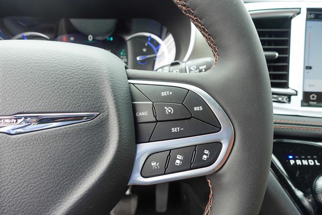 new 2025 Chrysler Pacifica Hybrid car, priced at $51,280