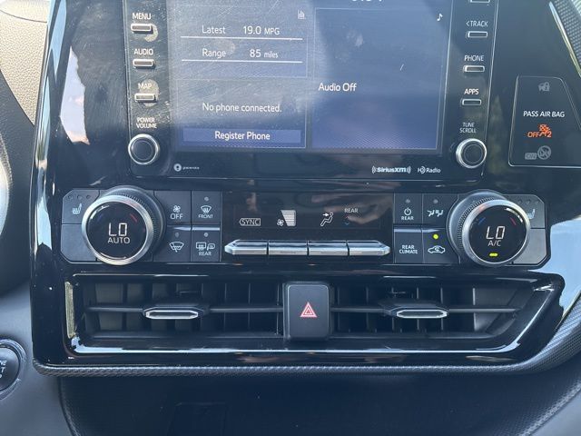 used 2022 Toyota Highlander car, priced at $39,599
