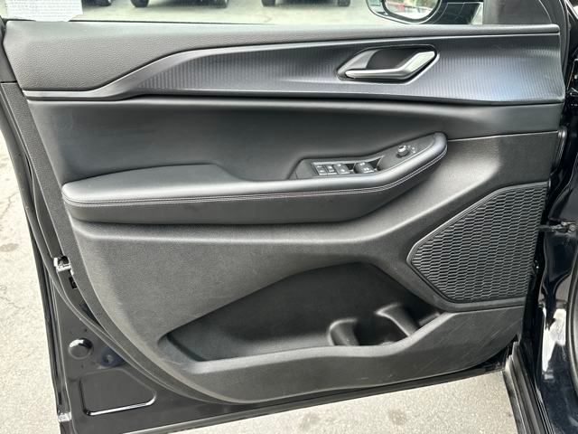 used 2023 Jeep Grand Cherokee car, priced at $32,449