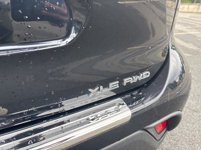 used 2022 Toyota Highlander car, priced at $35,699