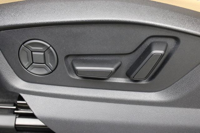 new 2025 Audi Q7 car, priced at $70,850