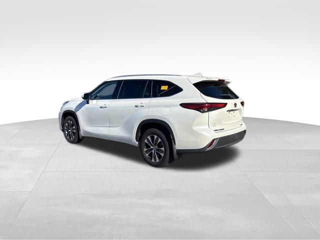 used 2021 Toyota Highlander car, priced at $32,845