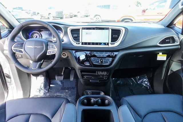 new 2025 Chrysler Pacifica car, priced at $41,290