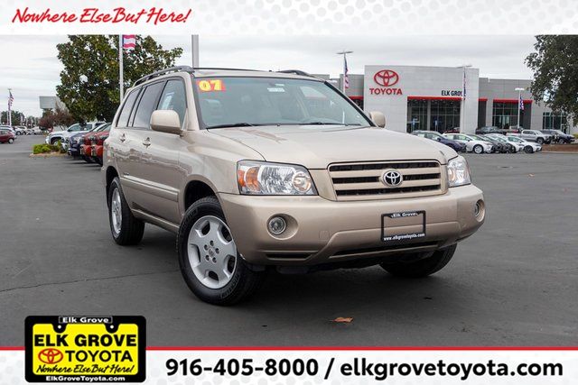 used 2007 Toyota Highlander car, priced at $9,000