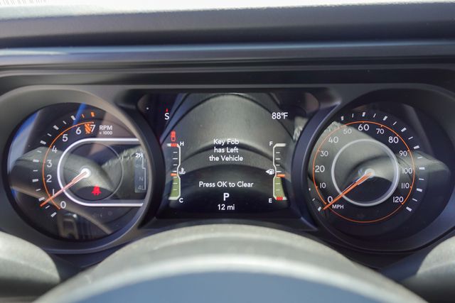 new 2025 Jeep Gladiator car, priced at $46,270