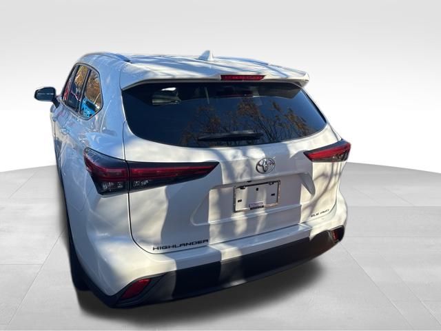 used 2021 Toyota Highlander car, priced at $29,999