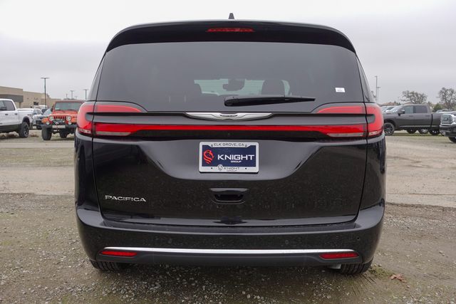 new 2025 Chrysler Pacifica car, priced at $40,645