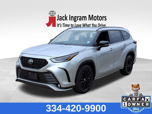 used 2024 Toyota Highlander car, priced at $43,999