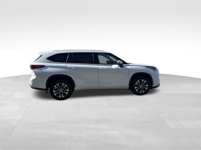 used 2021 Toyota Highlander car, priced at $32,845