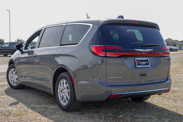 new 2025 Chrysler Pacifica car, priced at $46,285