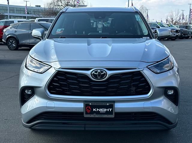 used 2022 Toyota Highlander car, priced at $33,999