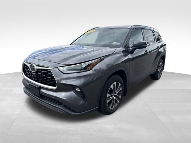 used 2021 Toyota Highlander car, priced at $35,199