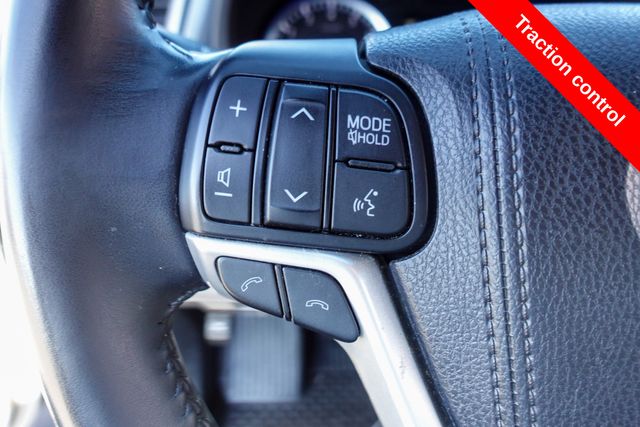 used 2018 Toyota Highlander car, priced at $26,122